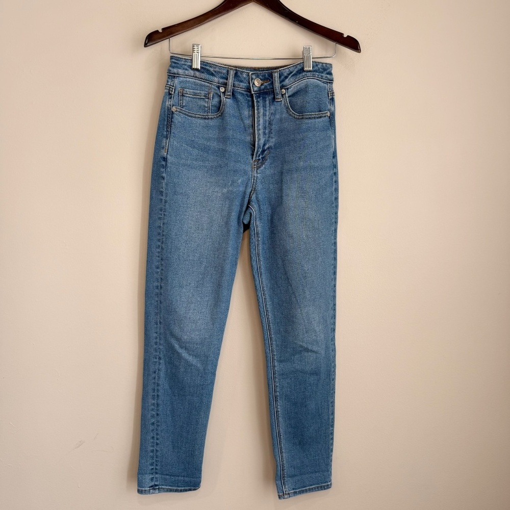 AMERICAN EAGLE Womens 2 Medium Wash High Rise Straight Leg Mom Jeans L2